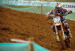 开云体育官方网站-世界杯预选赛中国足球迎战 球迷高度关注，世界杯预选赛中国队2022